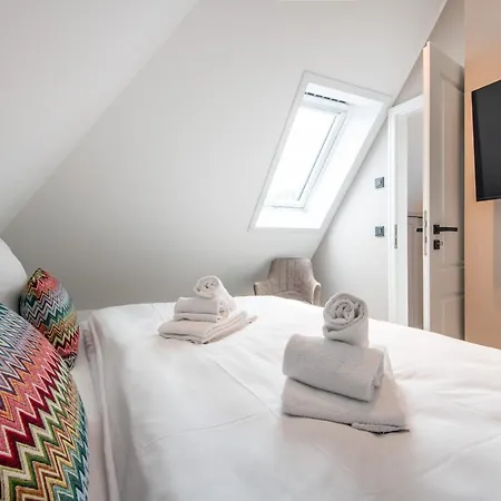 F27 Living Whg 05 Apartment *